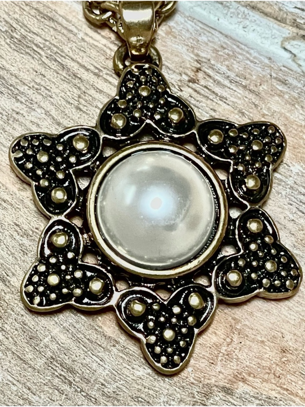 Antique Gold-Tone Pearl Star Pendant Necklace - Women Jewelry - Picture 3 of 4